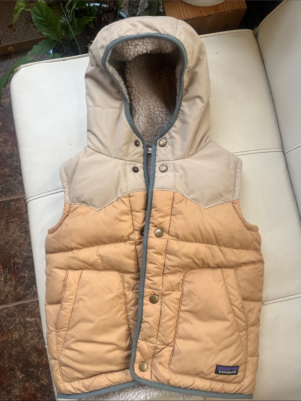 Patagonia Kids Two-Tone Hooded Puffer Vest in Tan and Cream